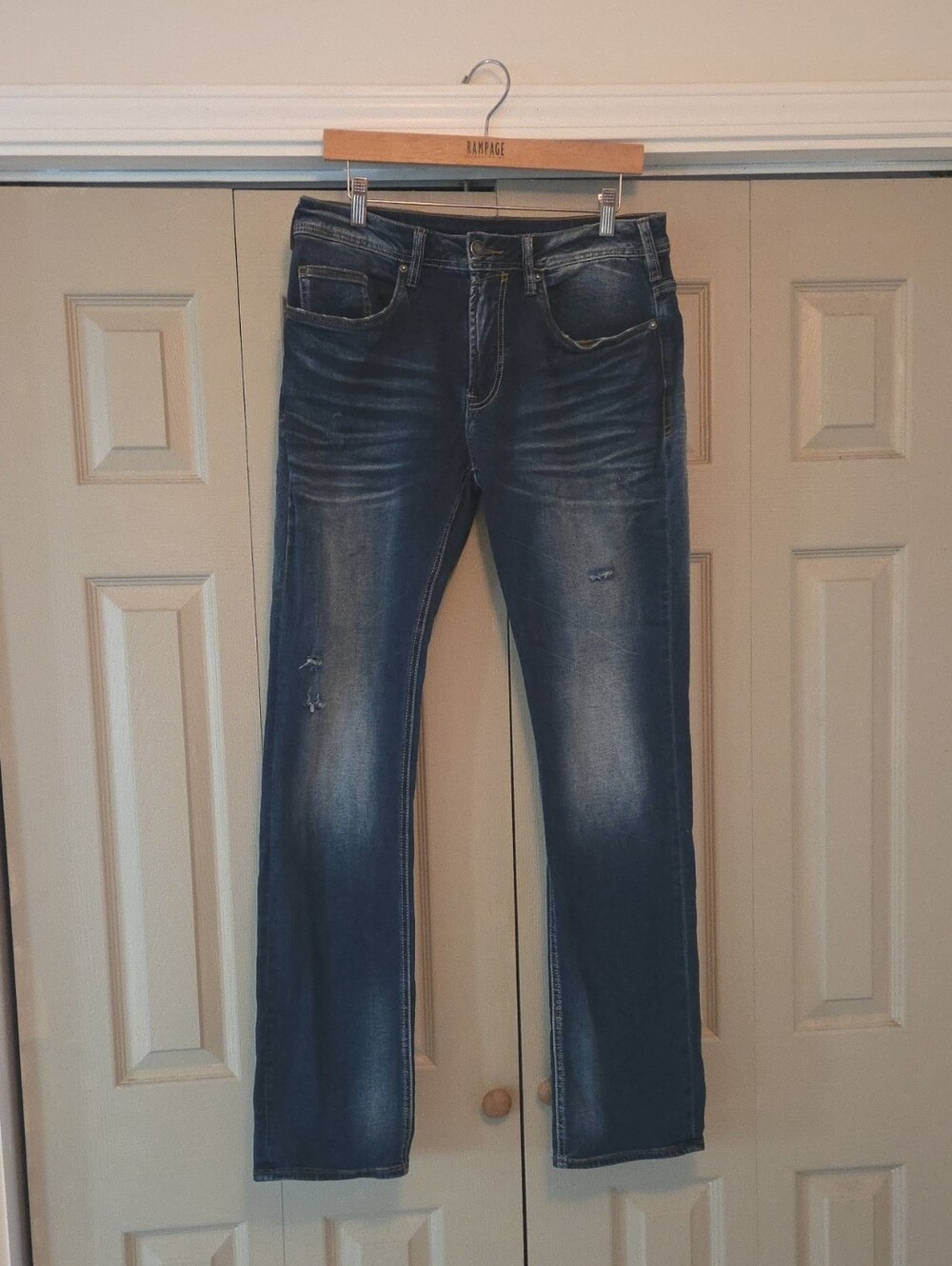 Men's Blue Distressed Straight-Leg Jeans